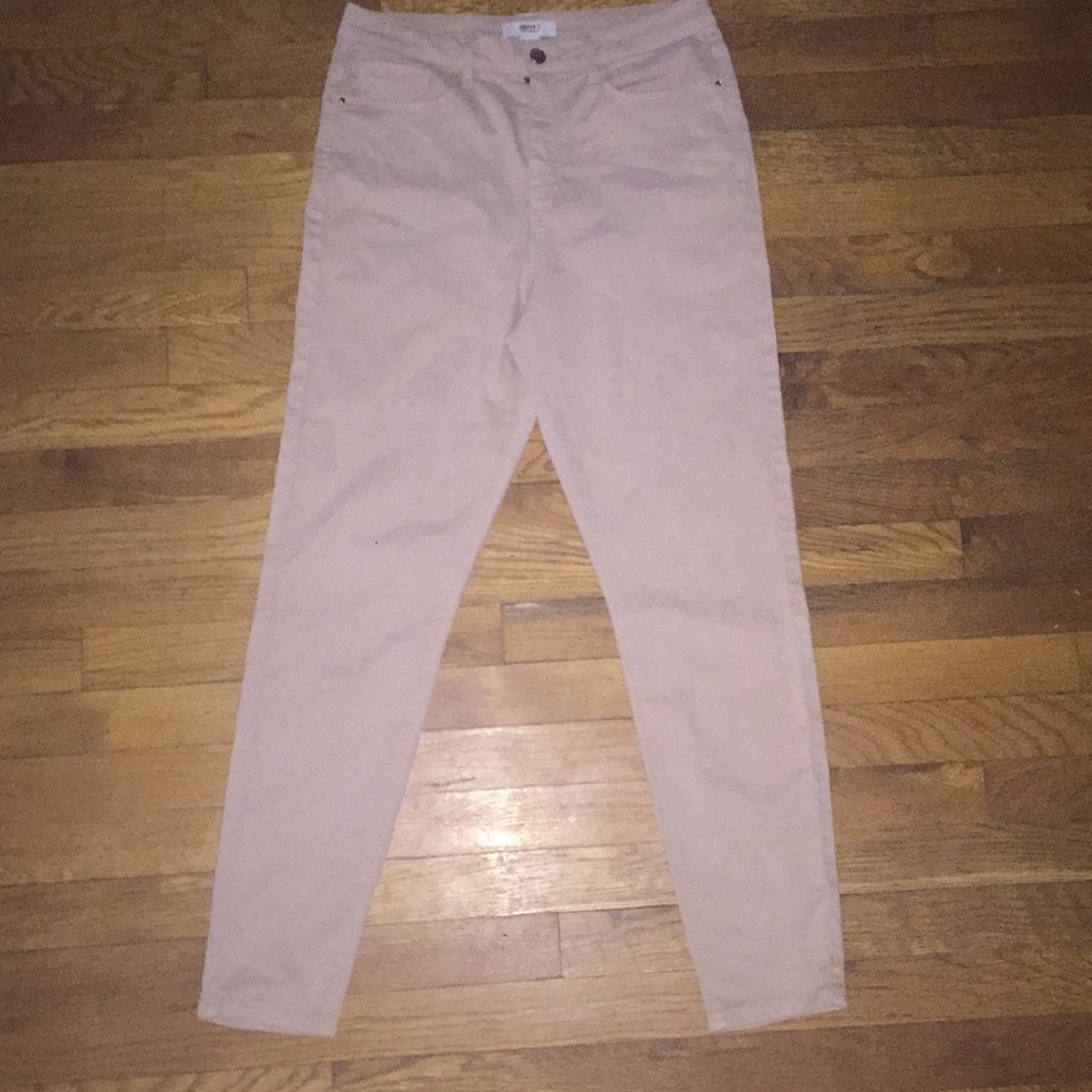 Skinny khaki pants.